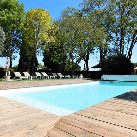 Le Prieure Saint Louis Bed & Breakfast Floure Bagian luar foto