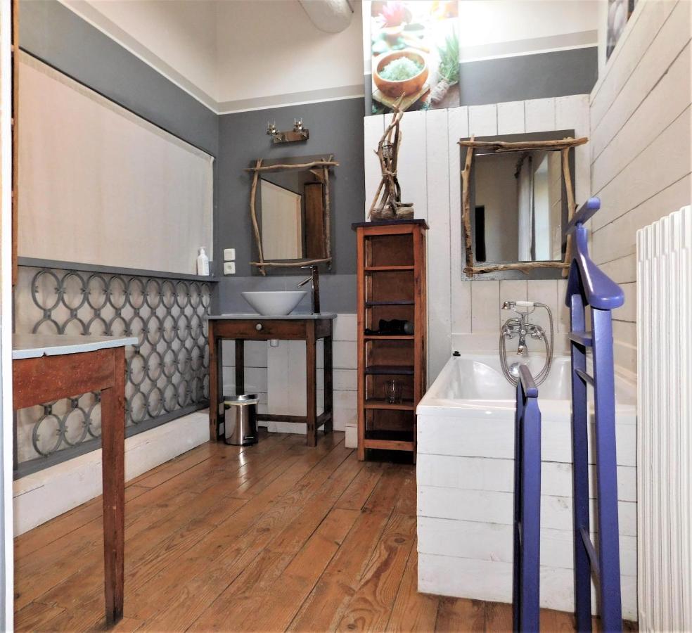 Le Prieure Saint Louis Bed & Breakfast Floure Bagian luar foto