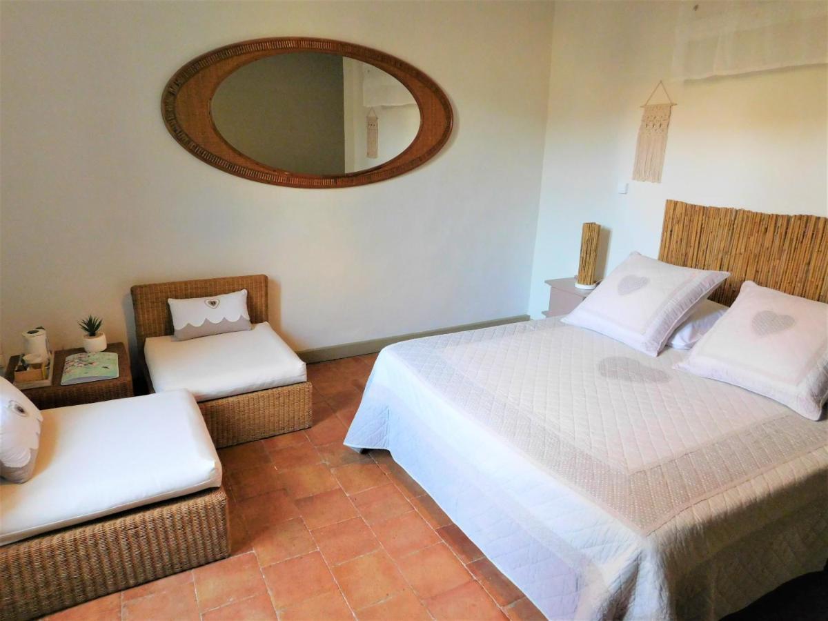 Le Prieure Saint Louis Bed & Breakfast Floure Bagian luar foto