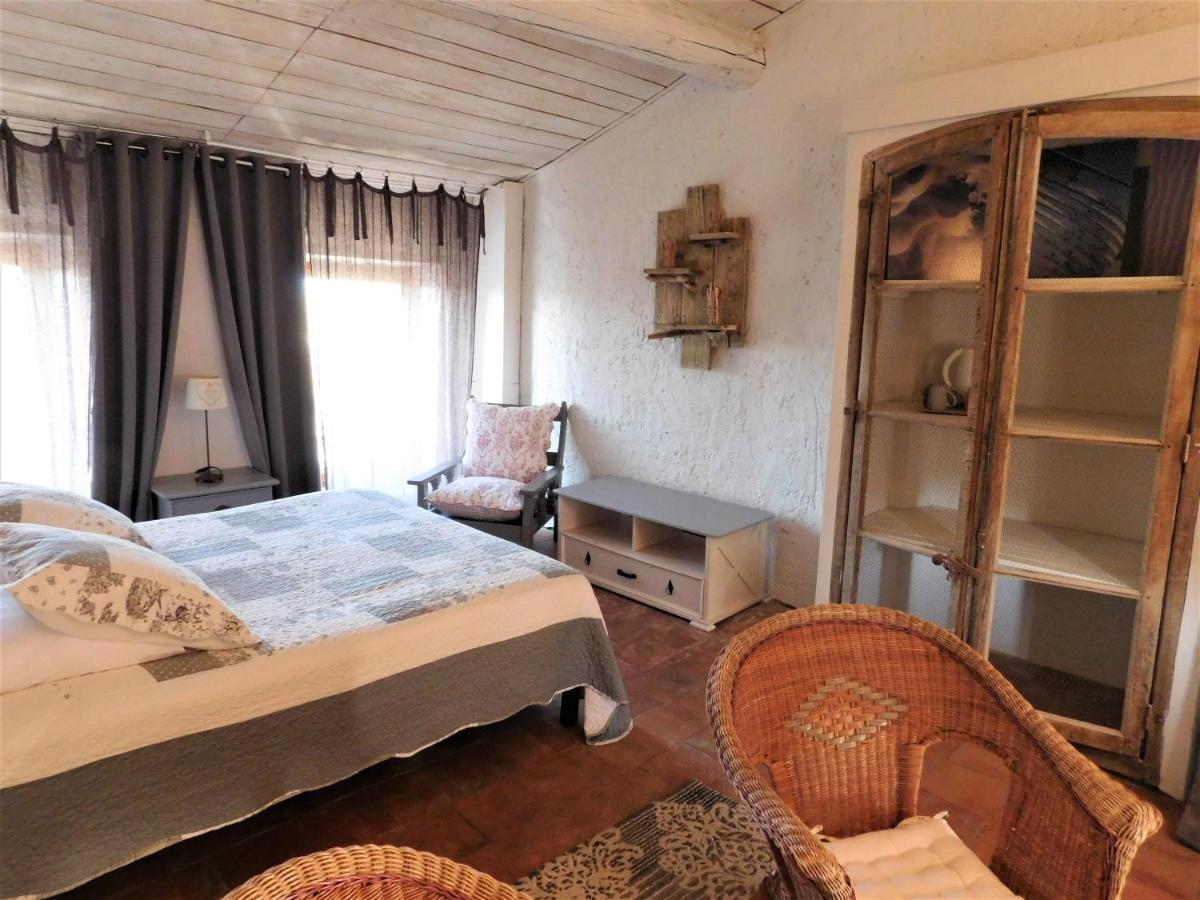 Le Prieure Saint Louis Bed & Breakfast Floure Bagian luar foto