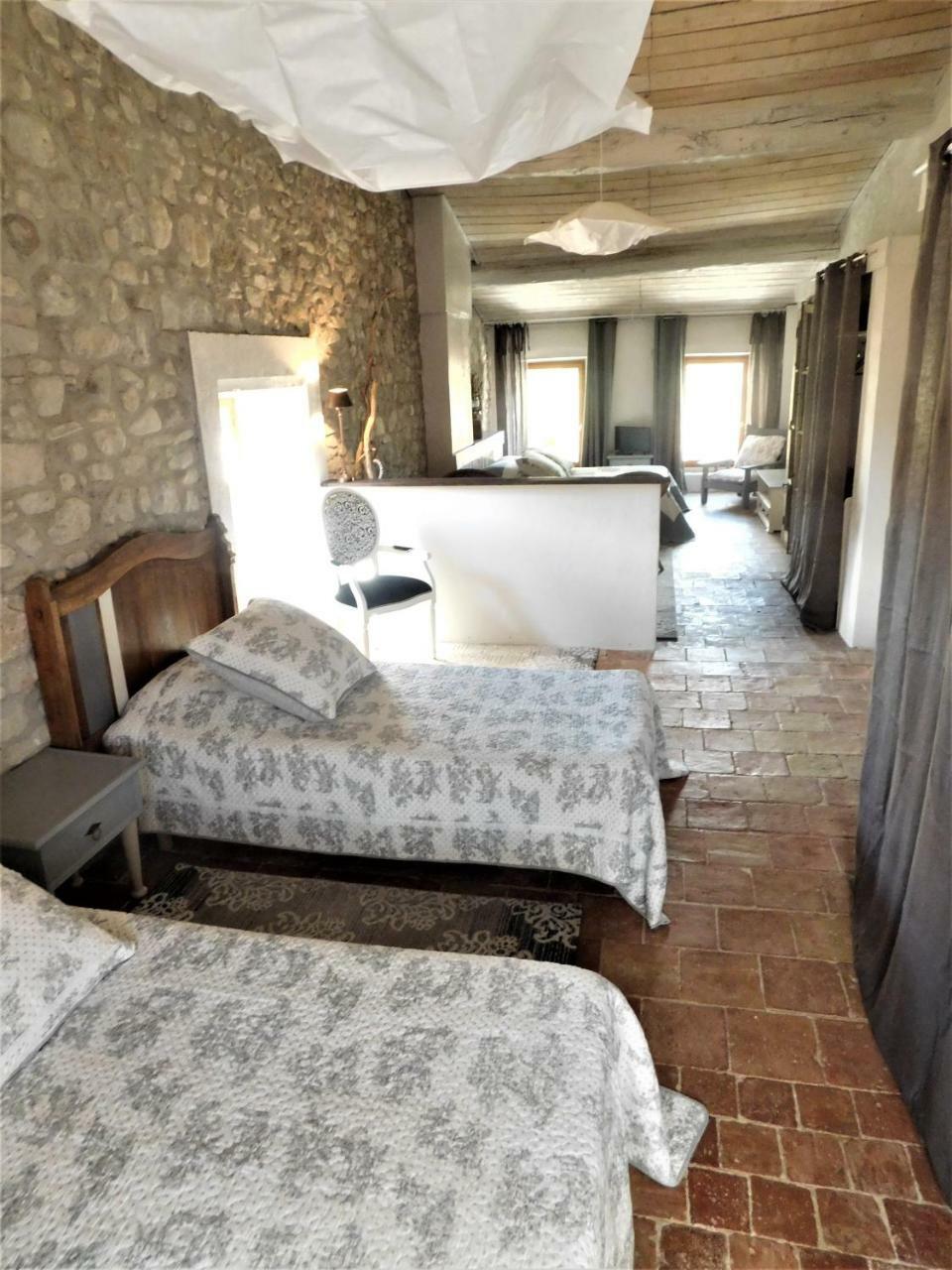Le Prieure Saint Louis Bed & Breakfast Floure Bagian luar foto