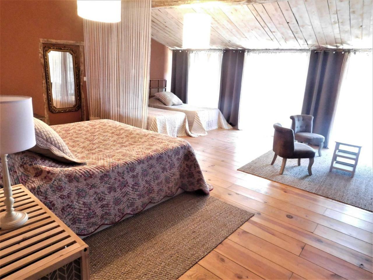Le Prieure Saint Louis Bed & Breakfast Floure Bagian luar foto