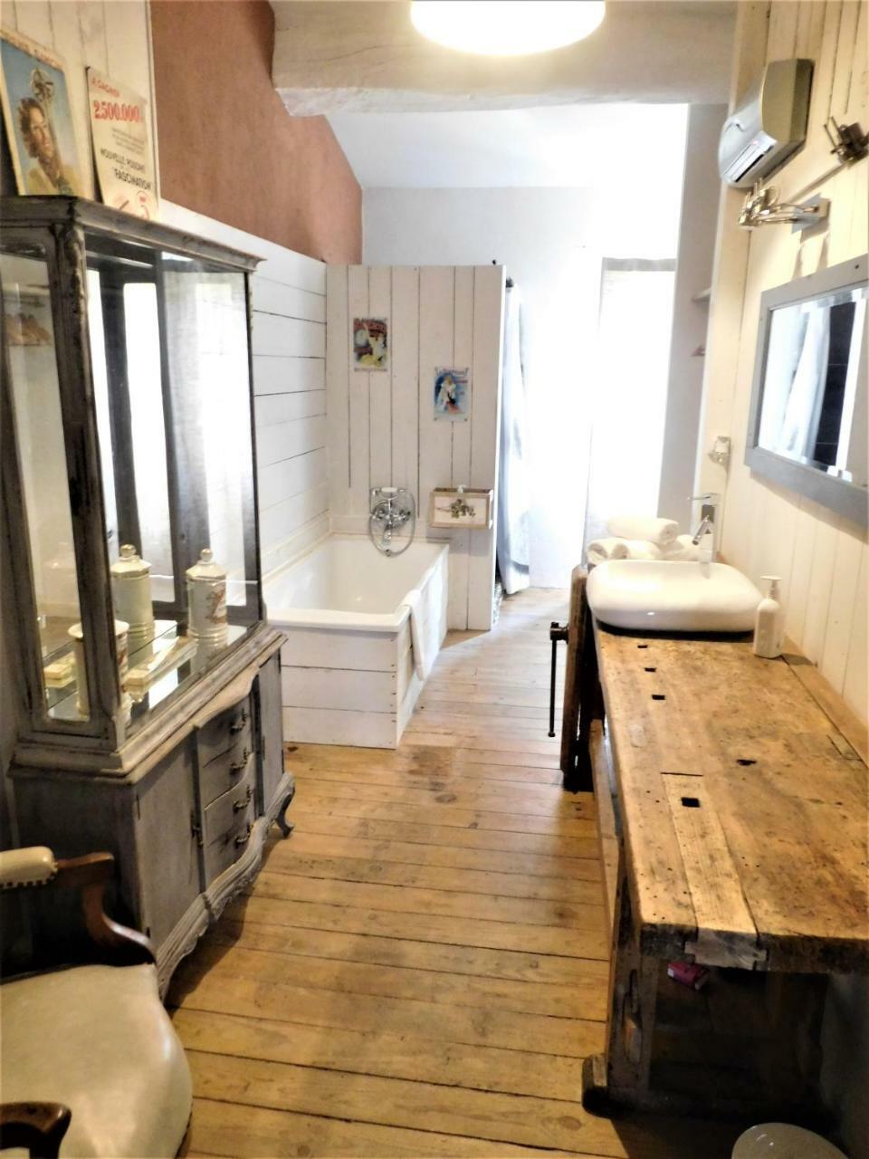 Le Prieure Saint Louis Bed & Breakfast Floure Bagian luar foto
