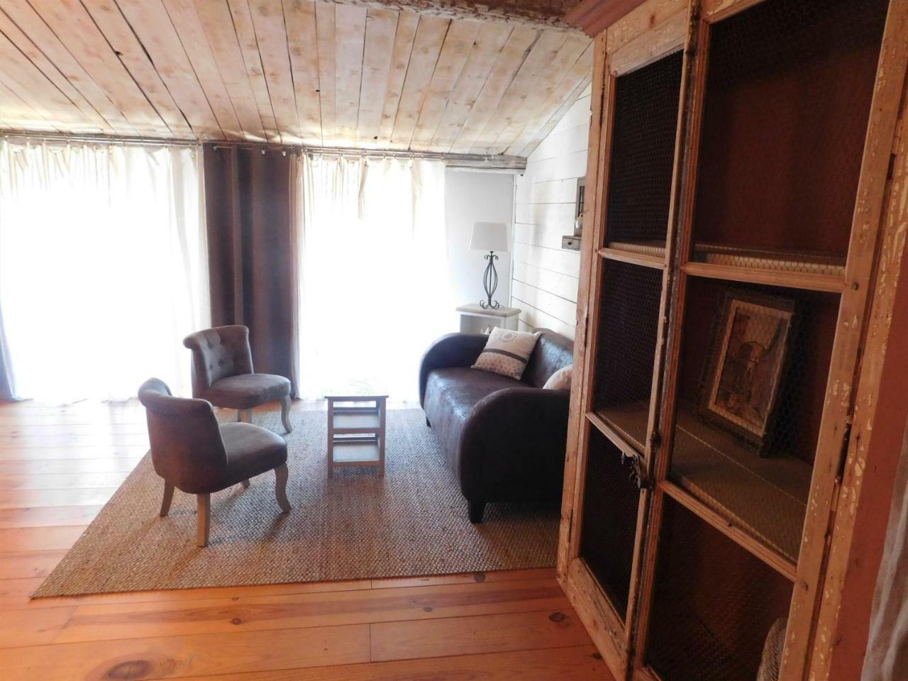 Le Prieure Saint Louis Bed & Breakfast Floure Bagian luar foto