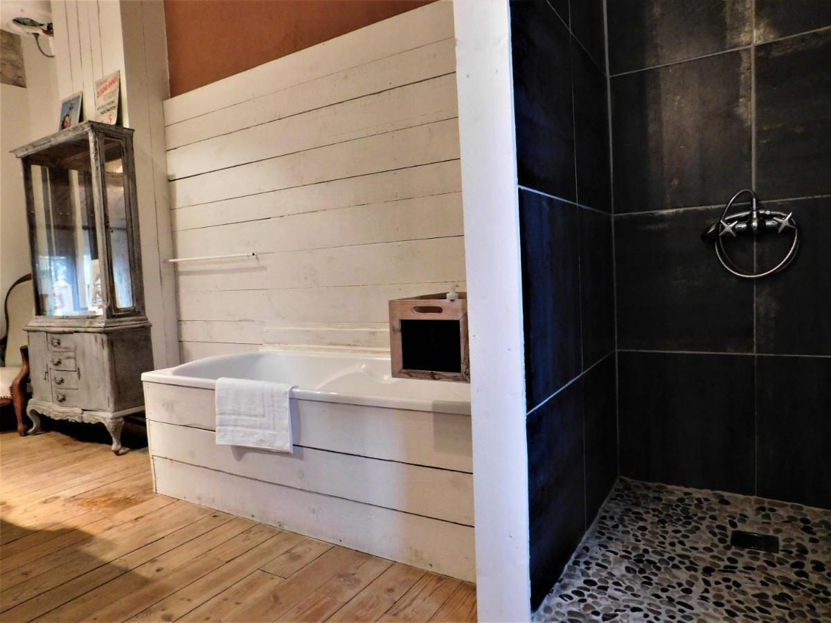 Le Prieure Saint Louis Bed & Breakfast Floure Bagian luar foto