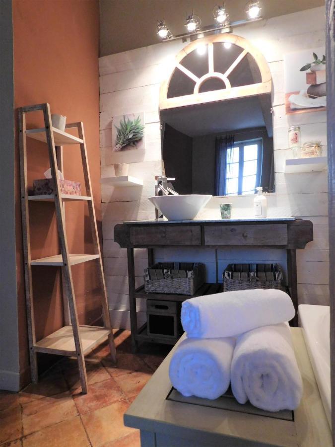 Le Prieure Saint Louis Bed & Breakfast Floure Bagian luar foto