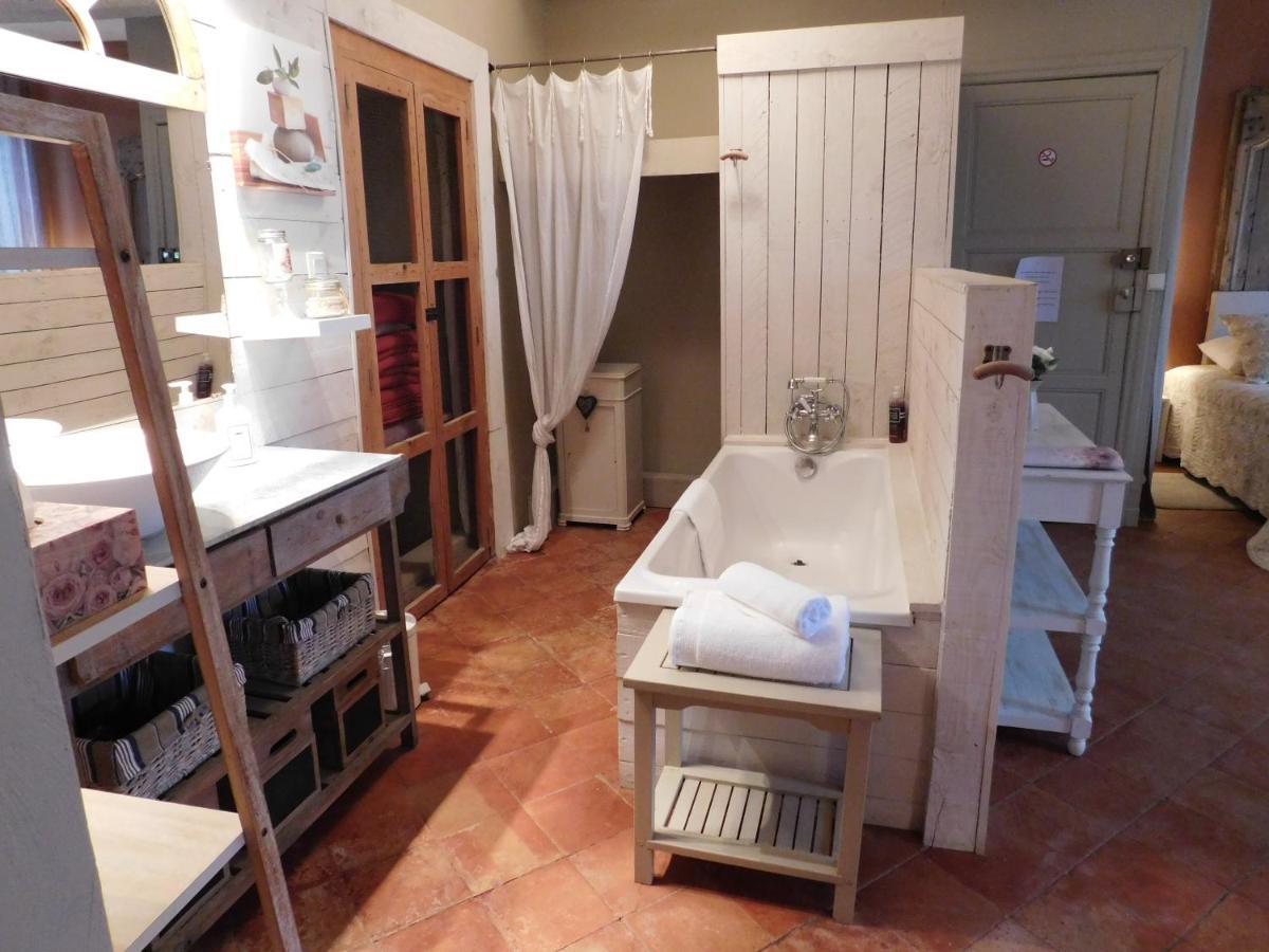 Le Prieure Saint Louis Bed & Breakfast Floure Bagian luar foto