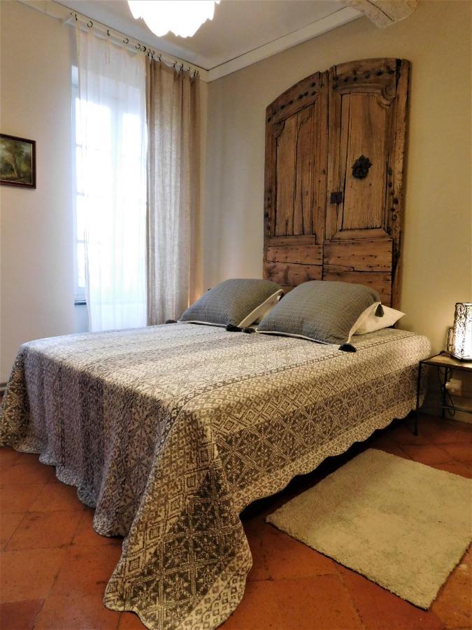 Le Prieure Saint Louis Bed & Breakfast Floure Bagian luar foto